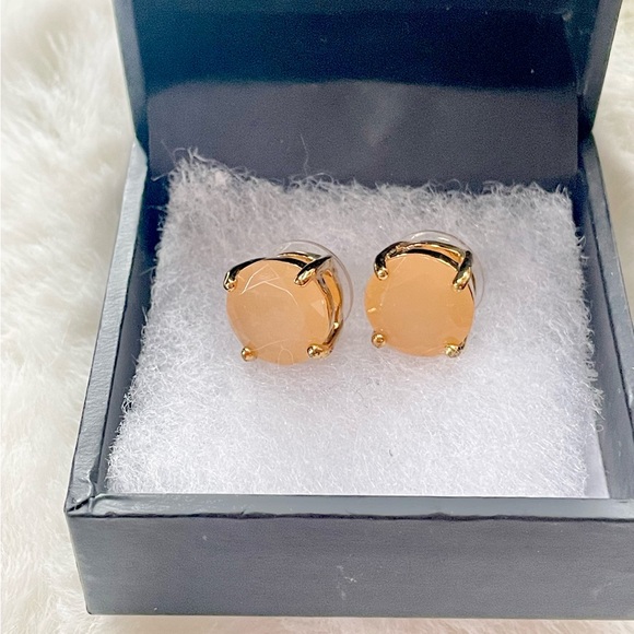 New no tag 10 MM Yellow Cat's Eye GEMSTONE  Women's Prong Earrings. GORGEOUS! - Picture 1 of 4